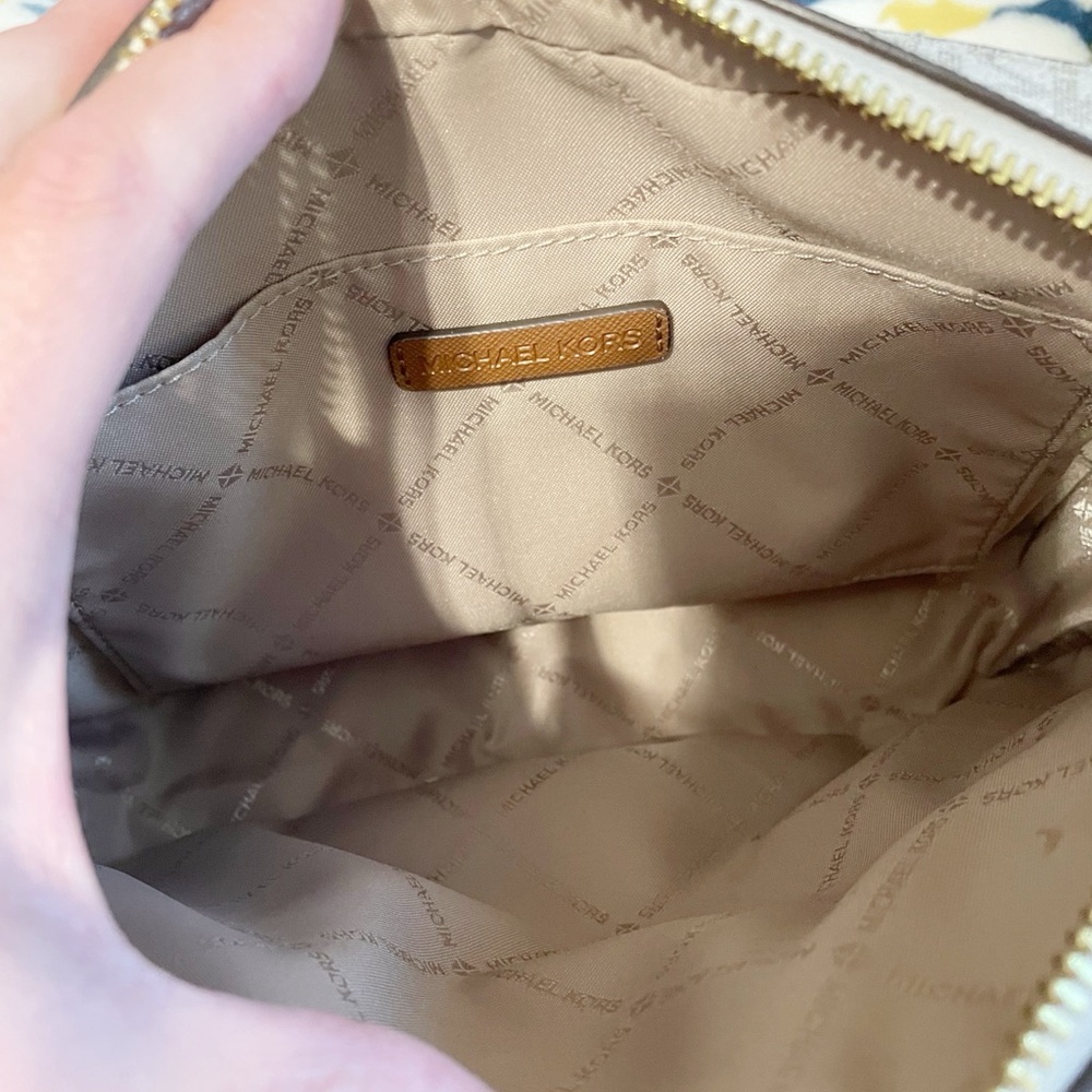 Michael Kors Jet Set Brown/Vanilla Logo Crossbody Bag - Picture 12 of 14